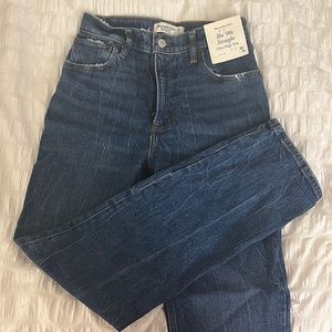 Abercrombie & Fitch 90s Straight Ultra High Rise